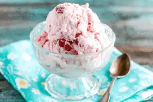 Homemade Strawberry Ice Cream